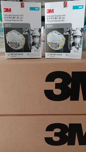 MASKER N95 3M 8210
