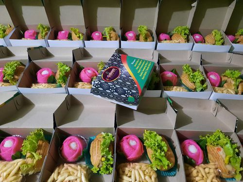 Paket Snack Box B