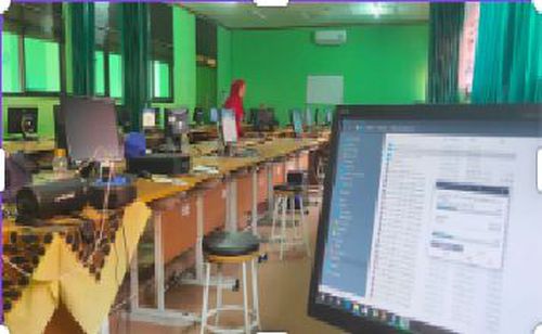 Instalasi dan Setting Lab Komputer