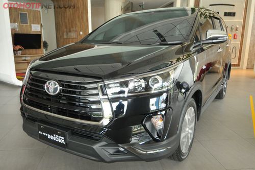 Rental Mobil Innova Reborn Harian - Hitam