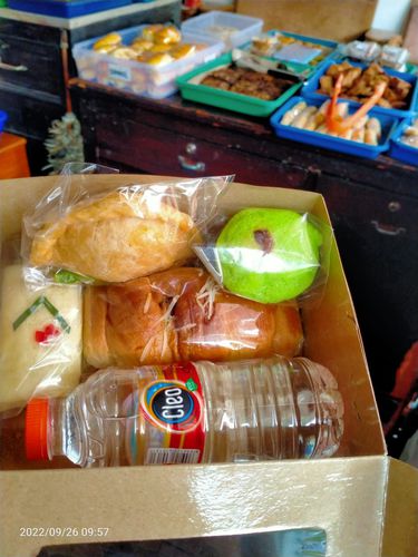 paket snack box - Roti Manis
