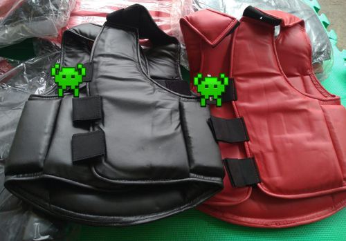 BODY PROTECTOR