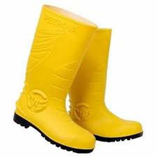 SEPATU BOT