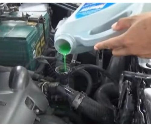 Pemeliharaaan dan Perawaran penambahan air Radiator mobil