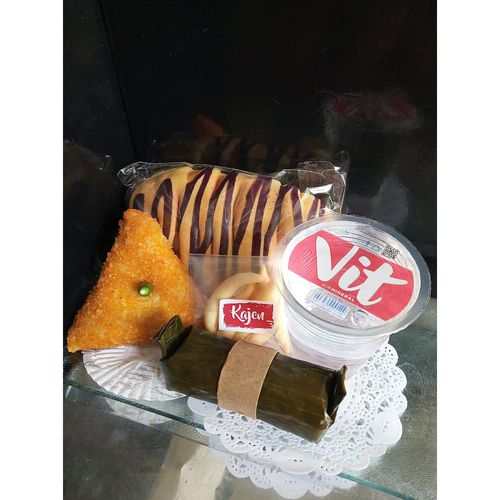 snack box Rp.18.500,00