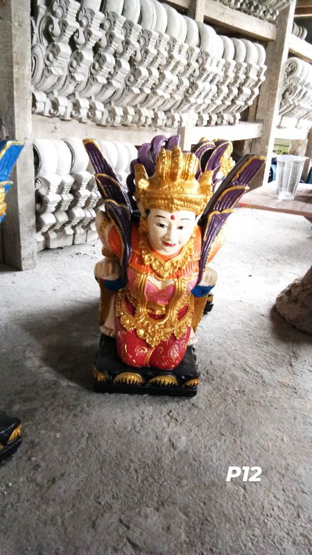 Patung Dedari (Di Cat)