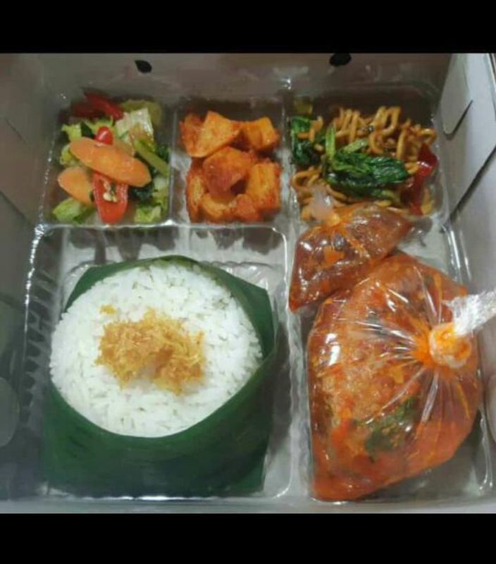 Nasi Kotak Xxxvi Nasi Campur Ayam Rica By Enggal Surabaya