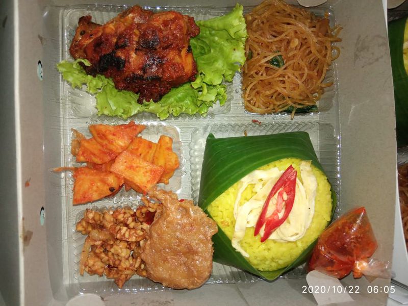 Nasi Kotak 10 Nasi Kuning Ayam Bakar By Enggal Surabaya