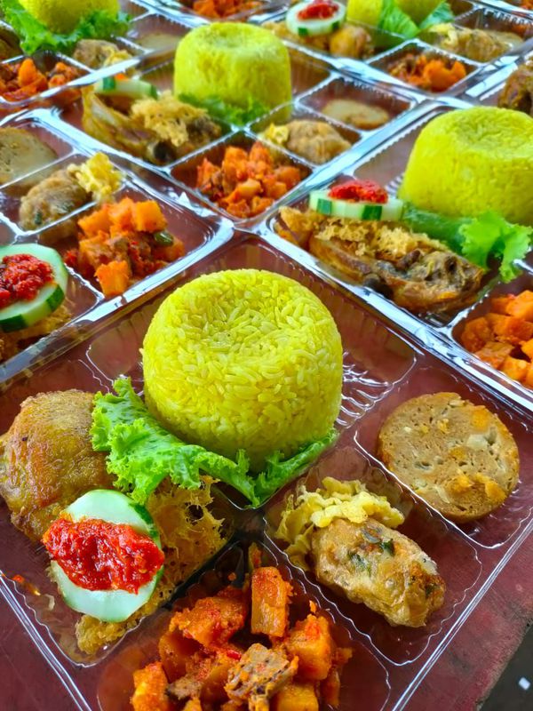 Nasi Kuning Box By Lumintu Catering Nasi Kuning 1