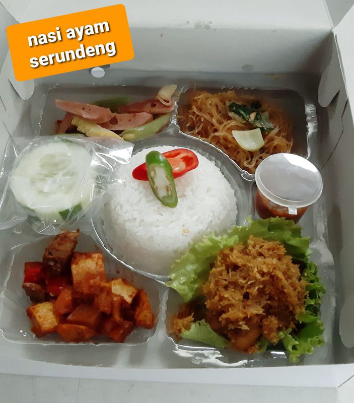 Nasi Ayam Serundeng Paket A