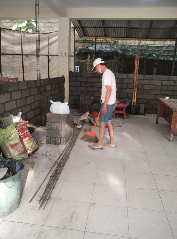 Pembuatan tambahan Tembok pembatas