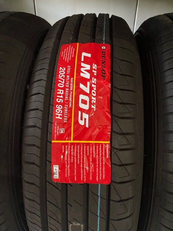 dunlop LM705 205/70 R15