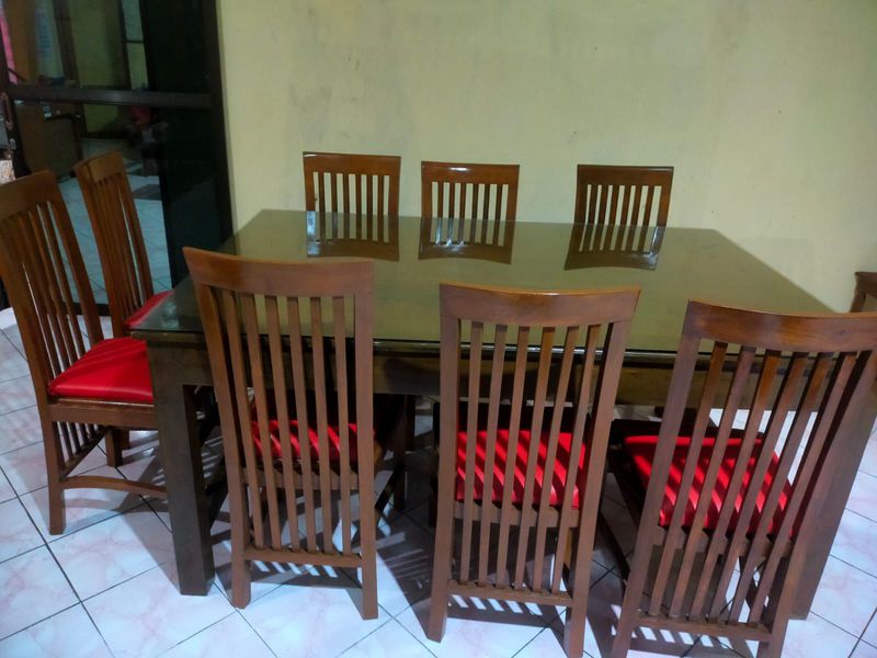 MEJA RAPAT
