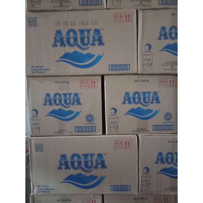 Air Minum Aqua Gelas 1340