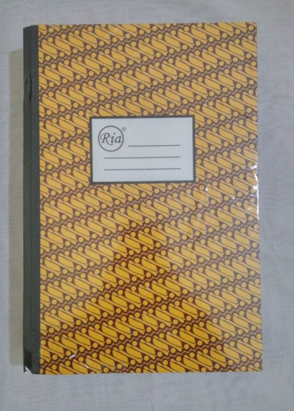 BUKU FOLIO RIA 100