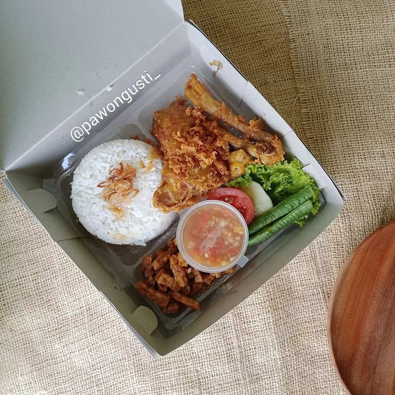 NASI KOTAK AYAM GORENG