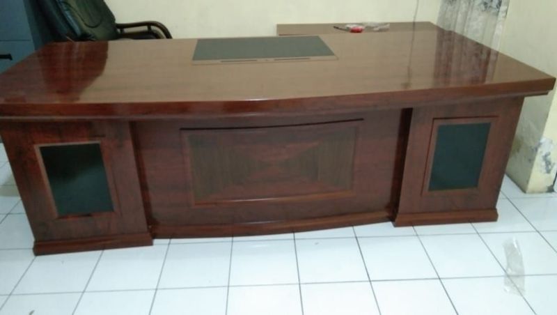 Meja Kerja Pimpinan