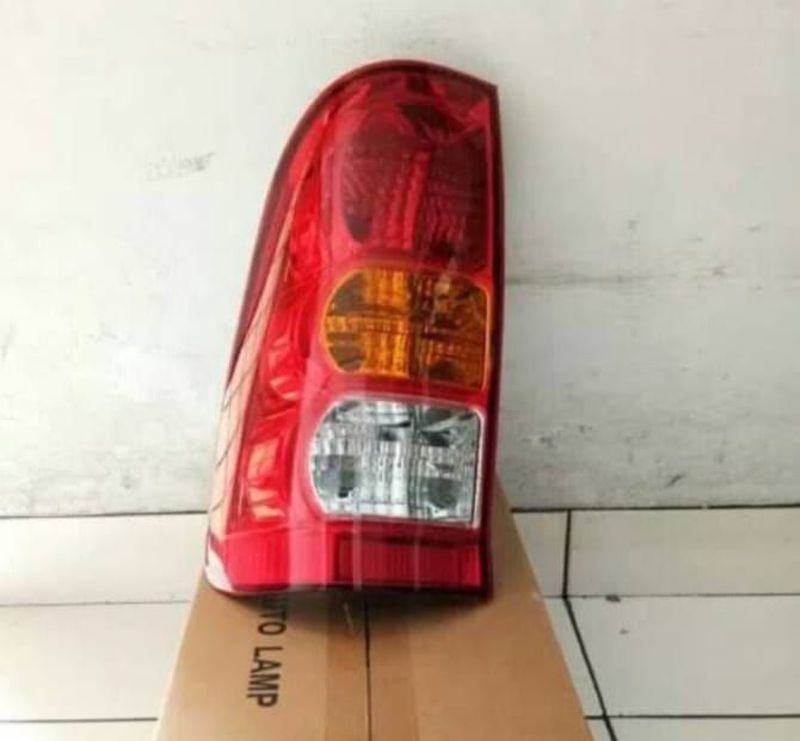 Stopan belakang Toyota hilux