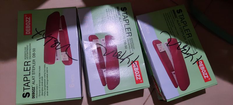 STAPPLES BESAR