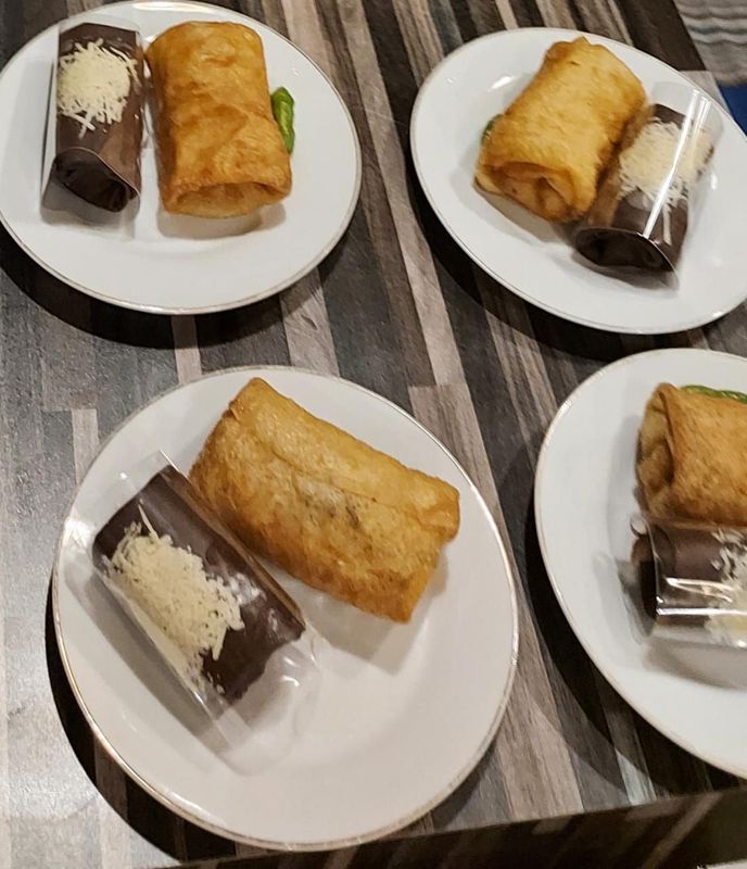 SNACK LUMPIA DAN ROL PISANG