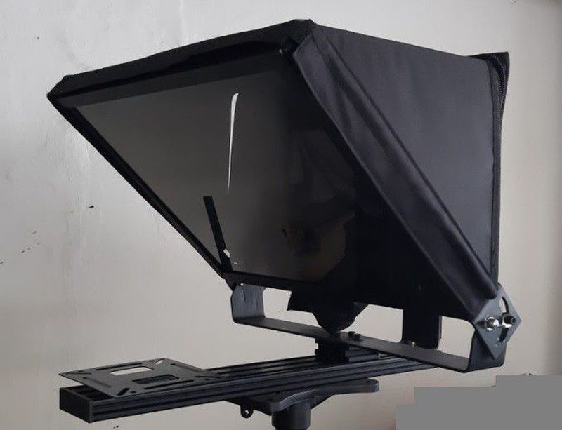 TELEPROMPTER LOKAL NON MERK