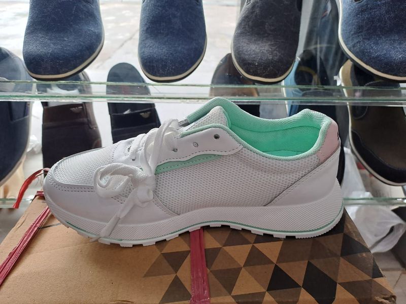 SEPATU KERJA