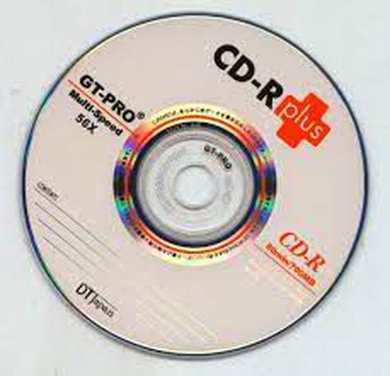 CD (Compact Disk)