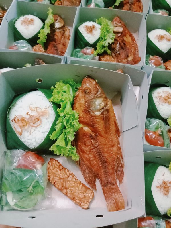 Nasi Box Nila Goreng