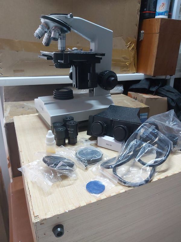 Microscope, binocular, Model XSZ107BN, perbesaran 1600X RRC