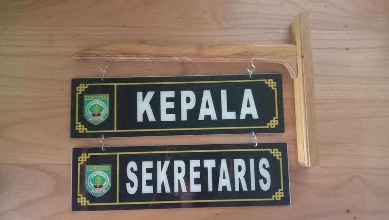 PAPAN NAMA RUANGAN KANTOR