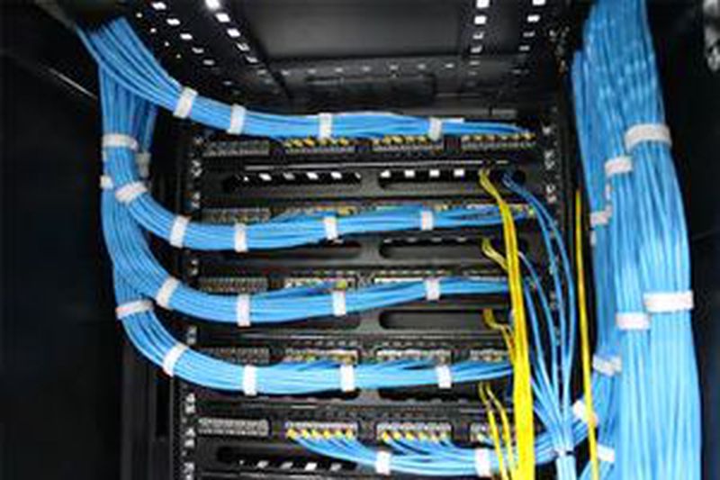 Pencabutan dan Perapihan Kabel data