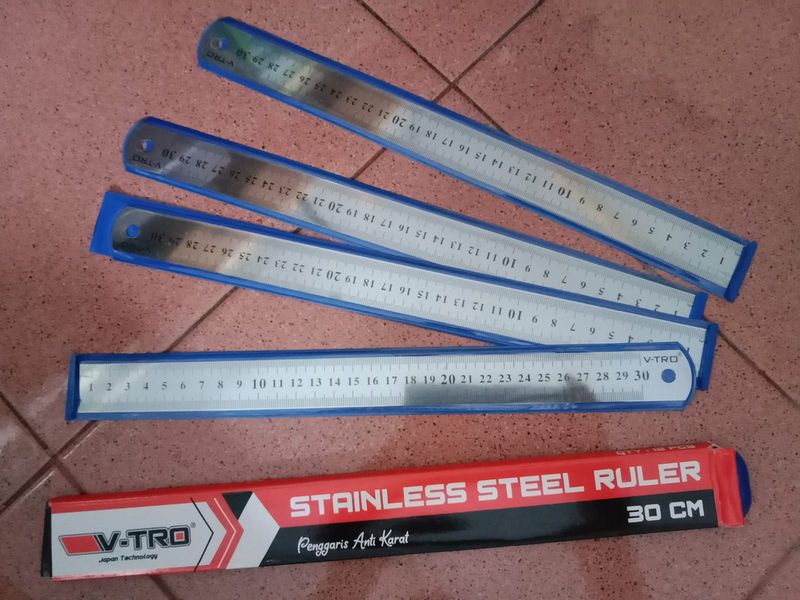 Penggaris Besi V-TRO 30 cm - 30 Cm