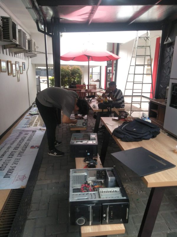 Perawatan Dan Perbaikan Komputer dan Laptop