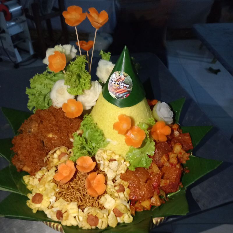 tumpeng - Nasi Kebuli