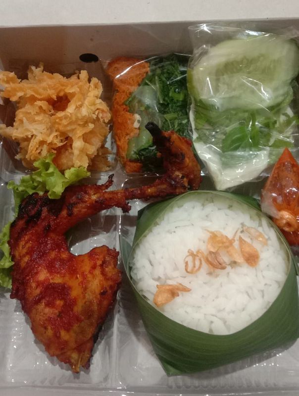 Nasi Kotak Ayam Kampung Bakar Udang Crispy Rb