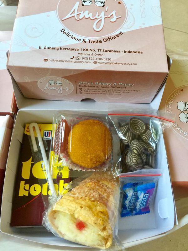 Snack Box By Amy's Bakery & Pastry - Paket 1