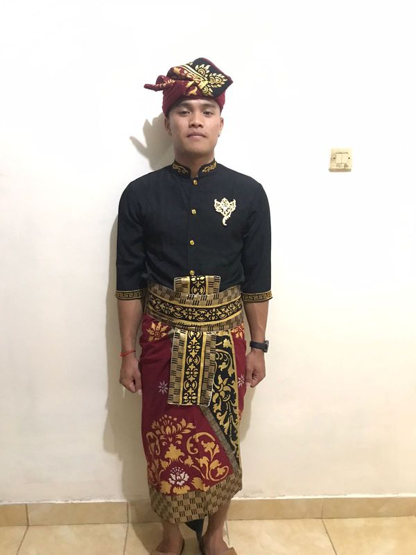 Pakaian penabuh Harsa Sani