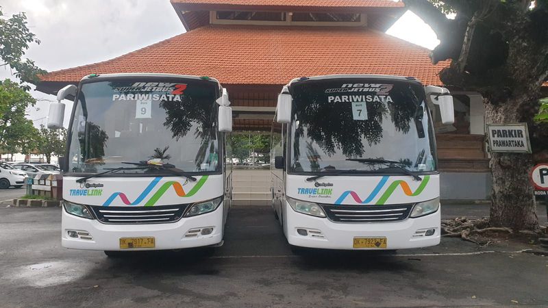 Sewa Bus 35 Seat: Panduan Lengkap untuk Perjalanan Anda yang Nyaman dan Efisien