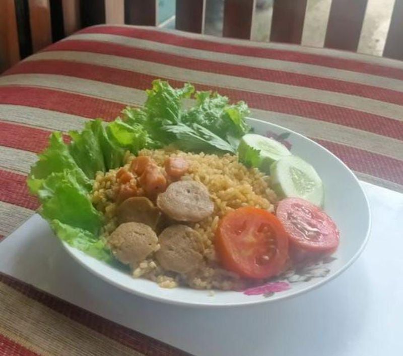 Nasi Goreng Sosis Telur
