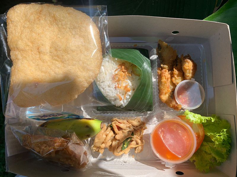 Nasi Box Fillet Asam Manis by Limasan Watuadeg