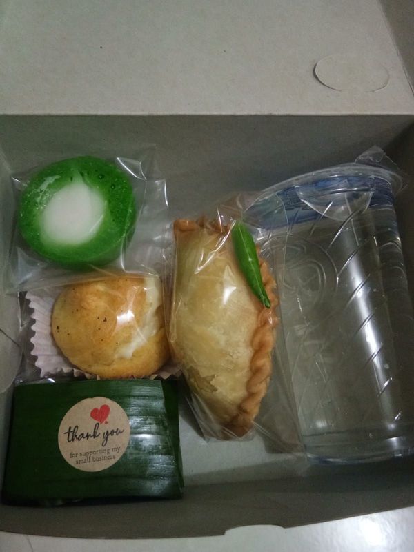 Snack box - Kuemaniskukusatapanggang,Kuegurihkukusataugoreng