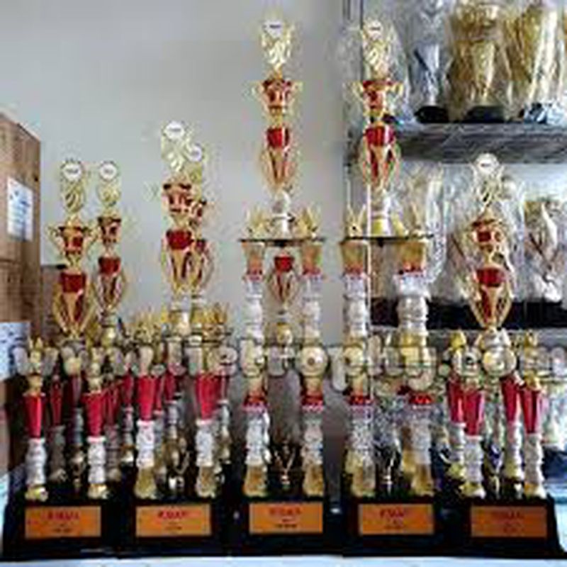 TROPI PIALA JUARA UMUM