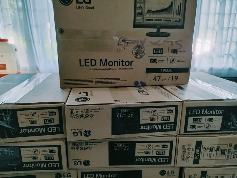 LED MONITOR - LG 19 INCH