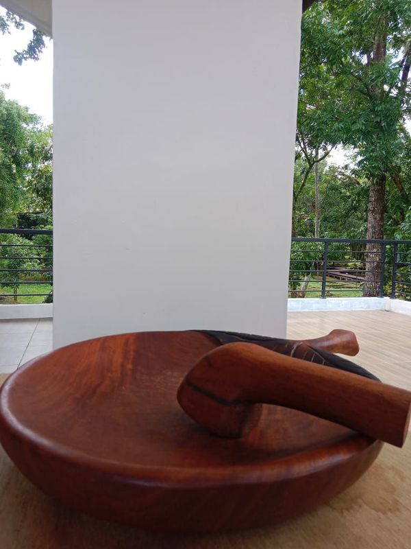 Ulekan (cobek) besar