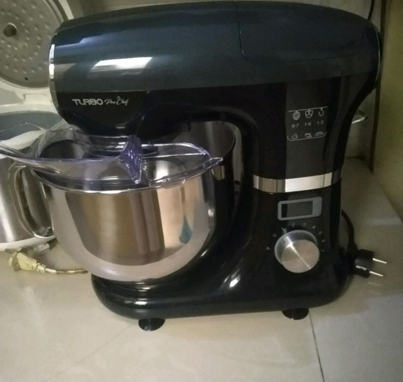 Mixer merk Turbo 5,5 liter 220240 V 5060 Hz 900 W