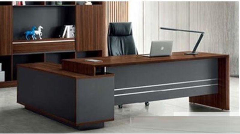 Meja Direktur L 1670