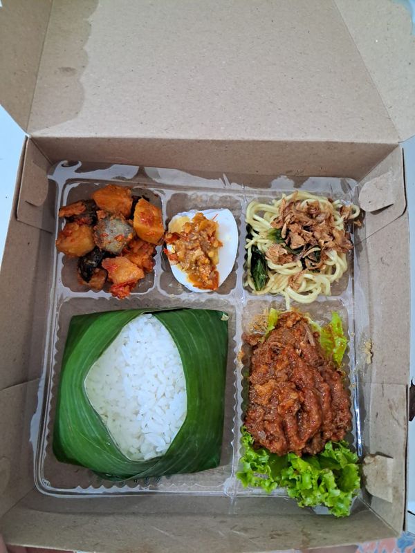 Paket Nasi Kotak Daging