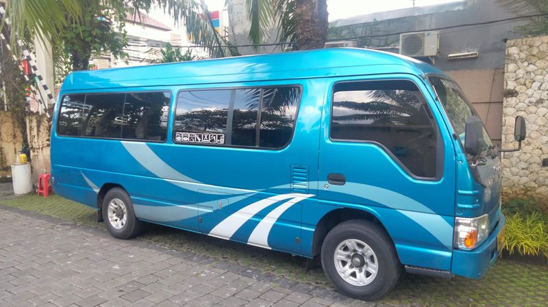 Harga Sewa Mini Bus Elf Pariwisata di Nusa Tenggara Barat: Panduan Lengkap untuk Liburan Anda