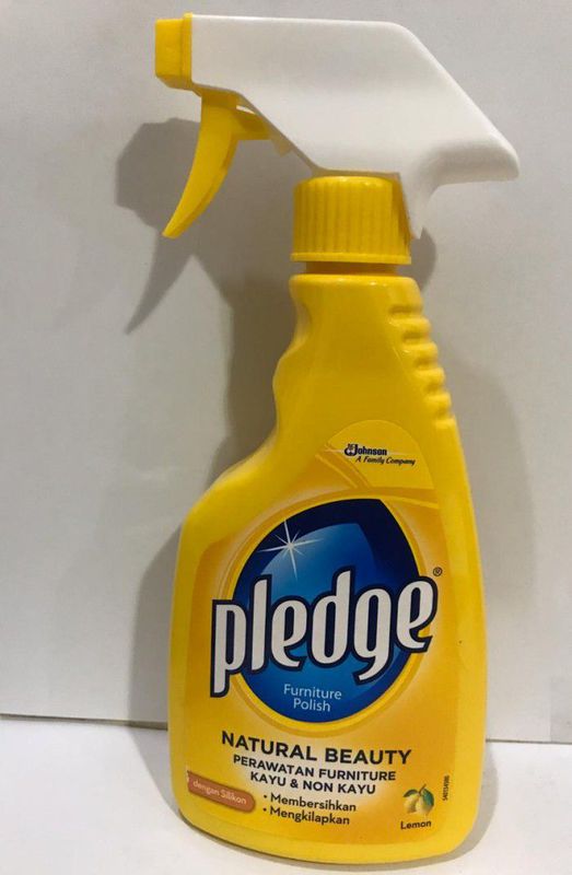 JOHNSON PLEDGE FURNITURE POLISH LEMON 450ML