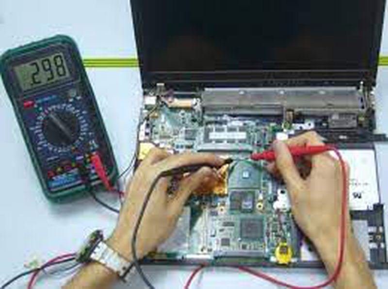 Servis Laptop Sedang